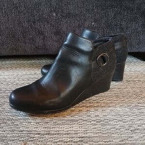 Dr. Scholl's Black and Gray Ankle Booties